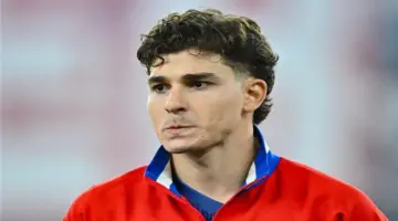 لاعب برشلونة حيلة لابورتا وديكو لحسم صفقة جوليان ألفاريز